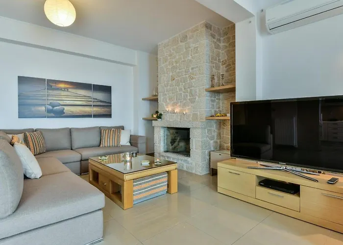 Infinite Blue Epidavros Villa *